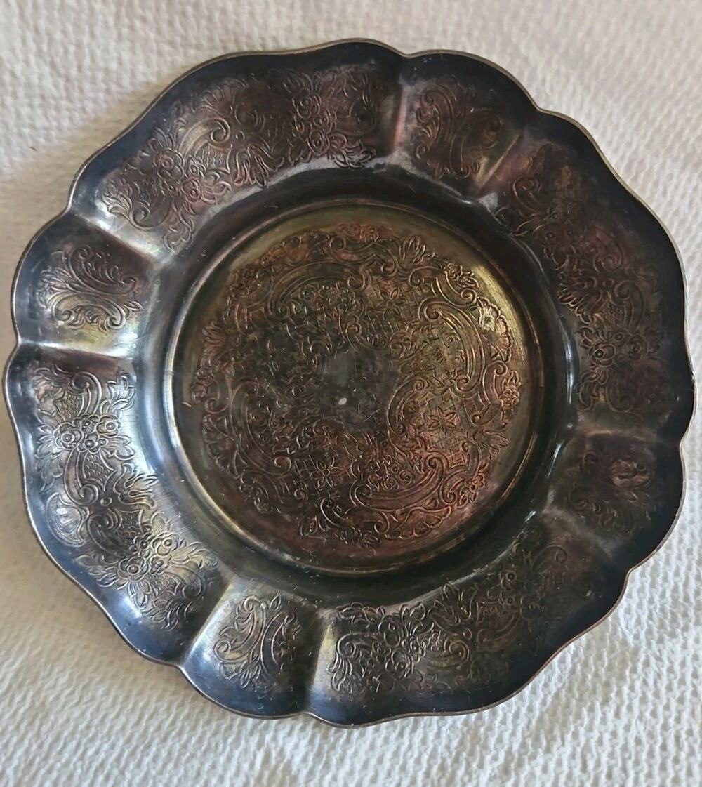 Vtg Barker Ellis EPCA silver plated scalloped dish Made In England . 4.5x 1”
